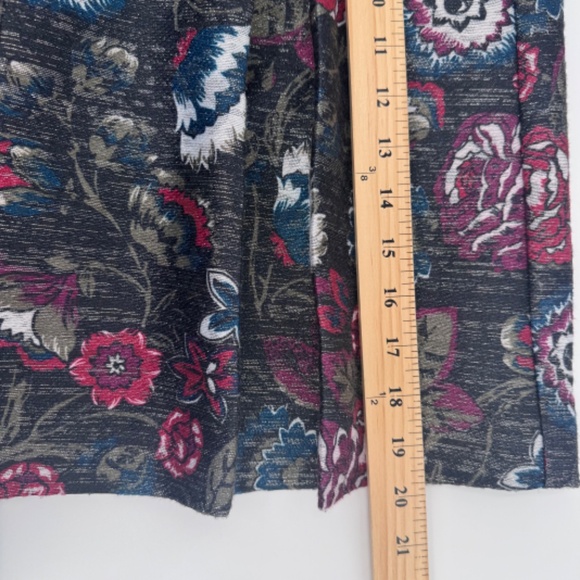 Loft Ann Taylor Skirt Women 8 Gray Metallic Floral Pleated Fairy Office Short - Picture 10 of 10